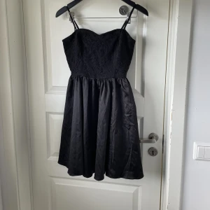 Klänning  - En klänning i jättebra skick.