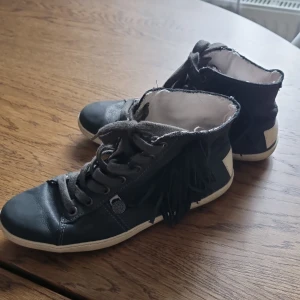 Odd molly skinnskor - Använda fåtal gånger. Smala i passform.