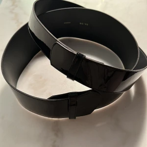 Lack  - Lack midjebälten, bredaste 300kr mellan brett 200kr 