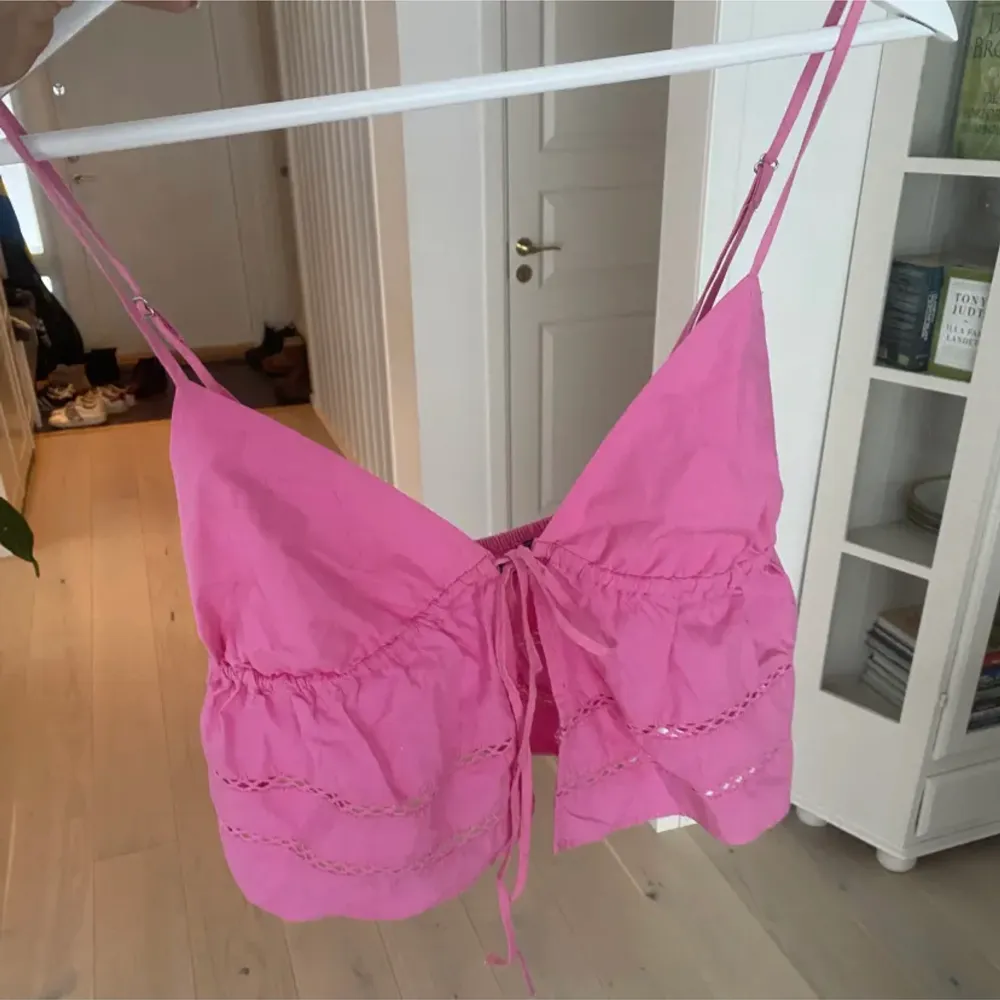 Zara topp! Lägger ut igen pga oseriös köpare. Toppar.