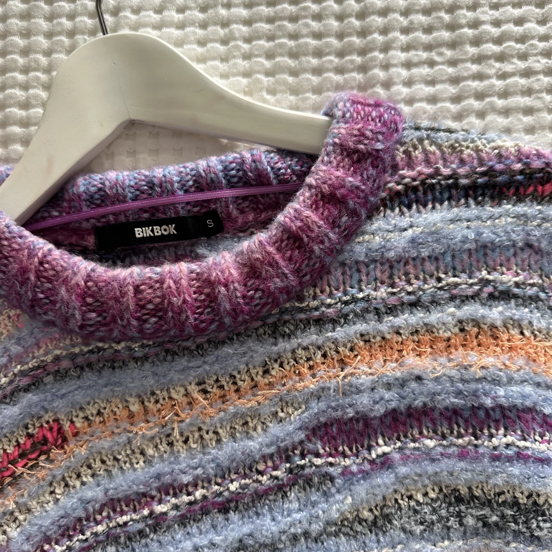 Stickad tröja från Bikbok - 90