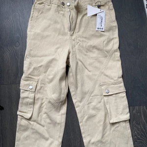 cargo - Cargobyxor ifrån boohoo, aldrig amvänt!