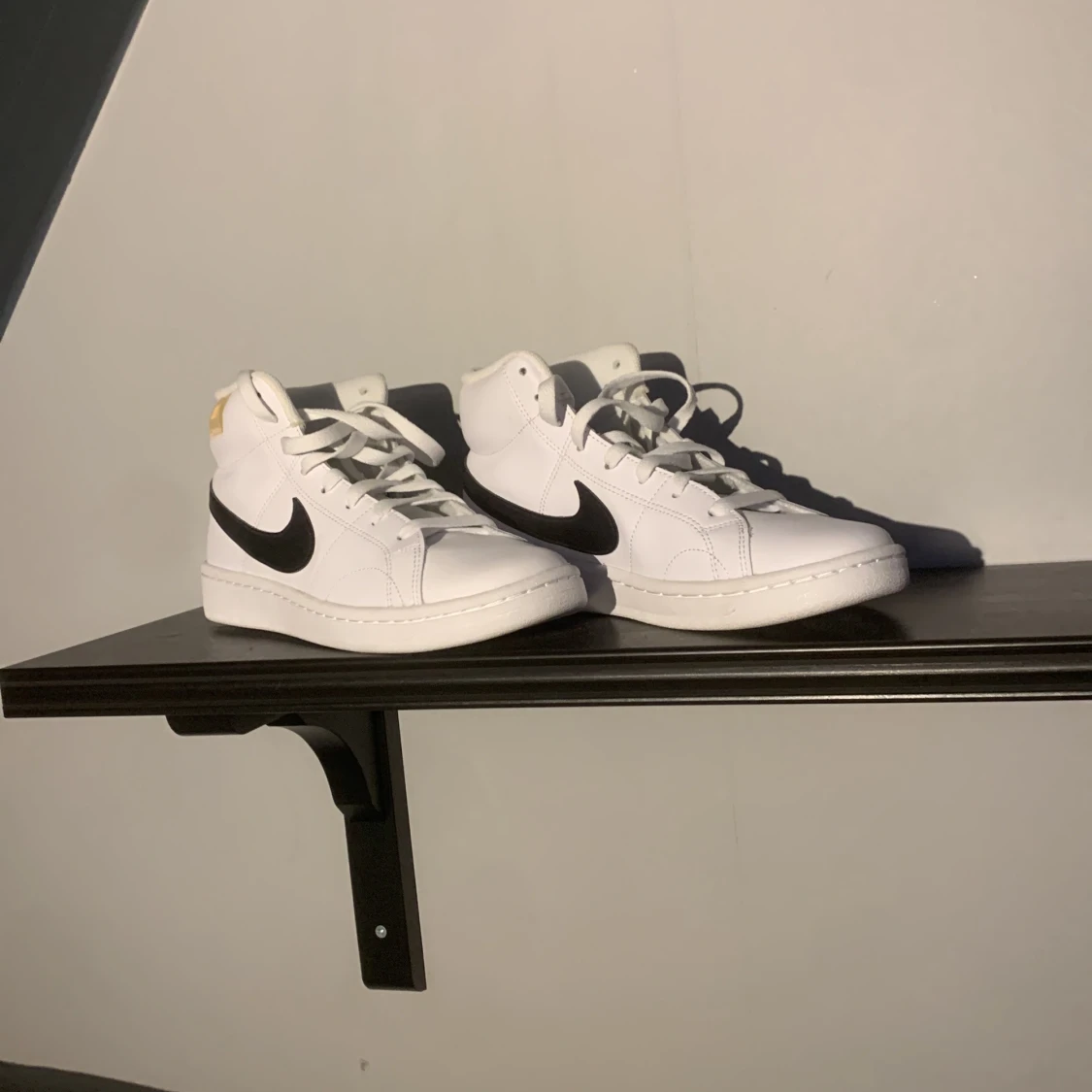 Nike court royale 2 mid