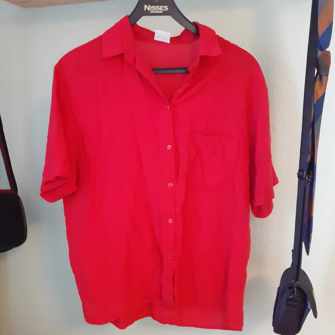 Röd skjorta - 90