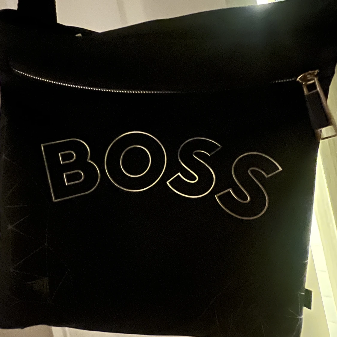 Hugo boss väska - 90