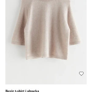 Boxig t-shirt alpacka  - Jätte fin kortärmad stickad tröja från other strories. Knappt använda och i mycket bra skick 