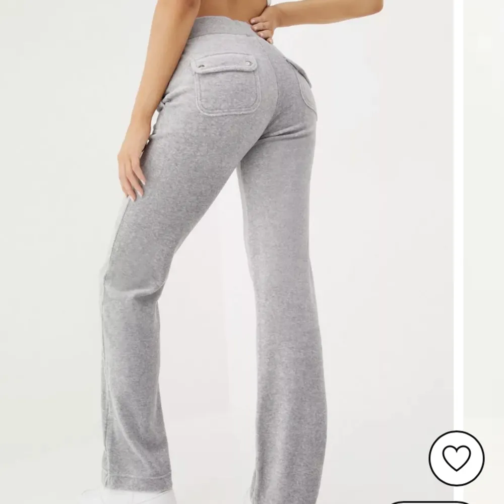 Tänkte sälja mina super fina juciy byxor i grått som tyvär inte kommer till användning därav använda fåtal gånger, intressekoll💕. Jeans & Byxor.