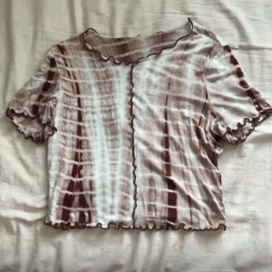 Topp - Använd ett få tal gånger, passar S och M, väldigt mjukt och skönt material