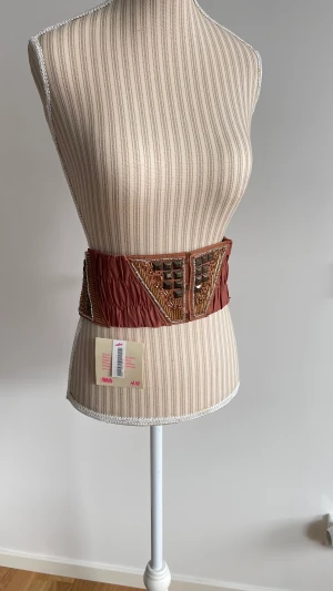 Skärp H& M st M - Skärp H& M,  st M 87 cm x 10 cm 