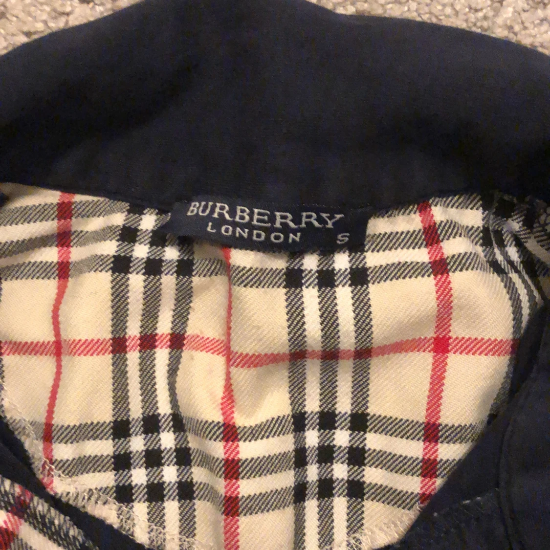 Burberry  - 90