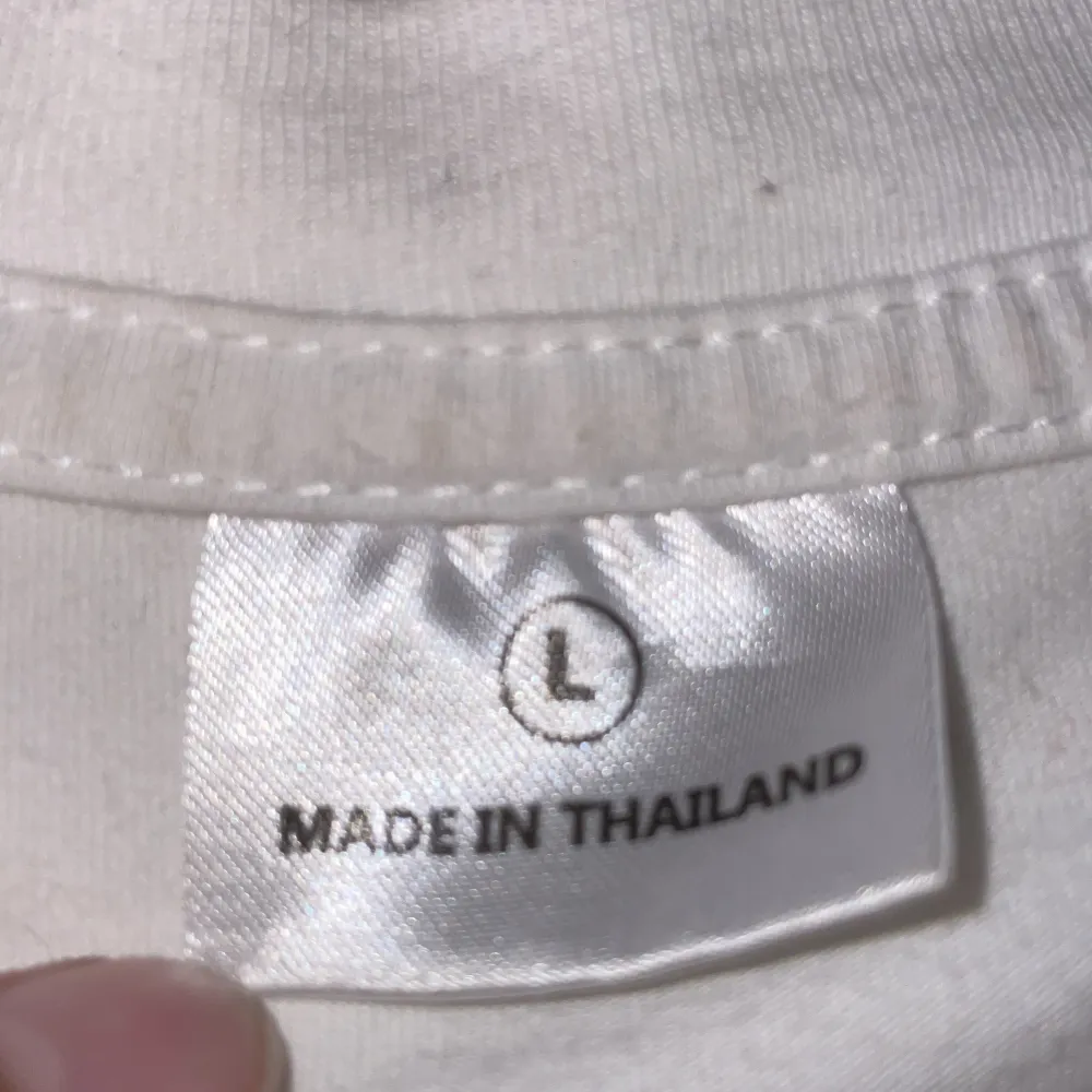 Palm angels replika  Har köpt de i Thailand Bra skick har använt de 3 gånger 100% bomull  Mer info i dms. T-shirts.