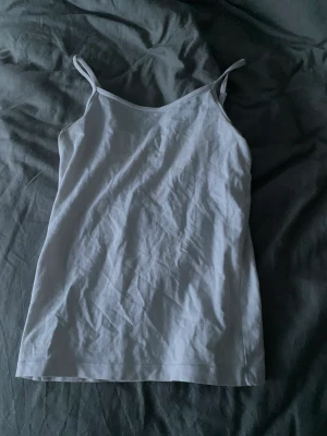 Linne  - Vanligt basic linne från H&M💖Barnstorlek 134/140 men passar mig som är S, sitter tajt! 30kr