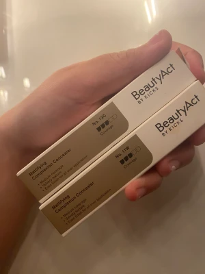 Beautyact concealer  - Säljer nu dessa helt oanvända concealers! (Se färgerna på sista bilden) hör av er vid frågor💗