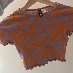 H&M t-shirt - ❗️kontakta mig innan du trycker på ”köp nu” då den kan va reserverad❗️