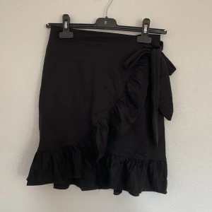 Kjol - Fint skick, använd fåtal gånger.