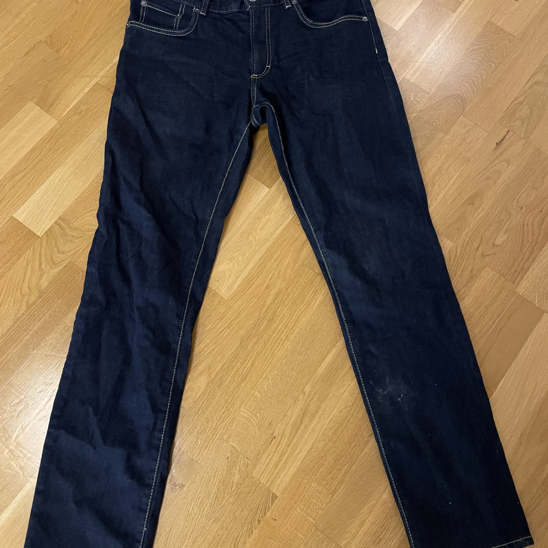 Fina blåa jeans