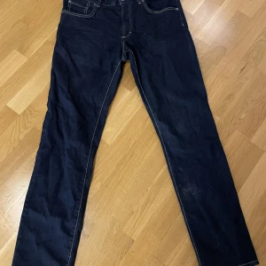 Fina blåa jeans - Fina mörkblå jeans i jättegott skick! Nästan aldrig använt. 