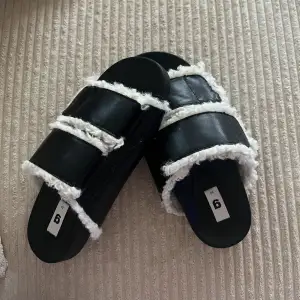 Sandaler i nyskick från Gina Tricot, aldrig använts 