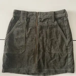 Green skirt from Hollister with zipper up front. Size 1, XS. 