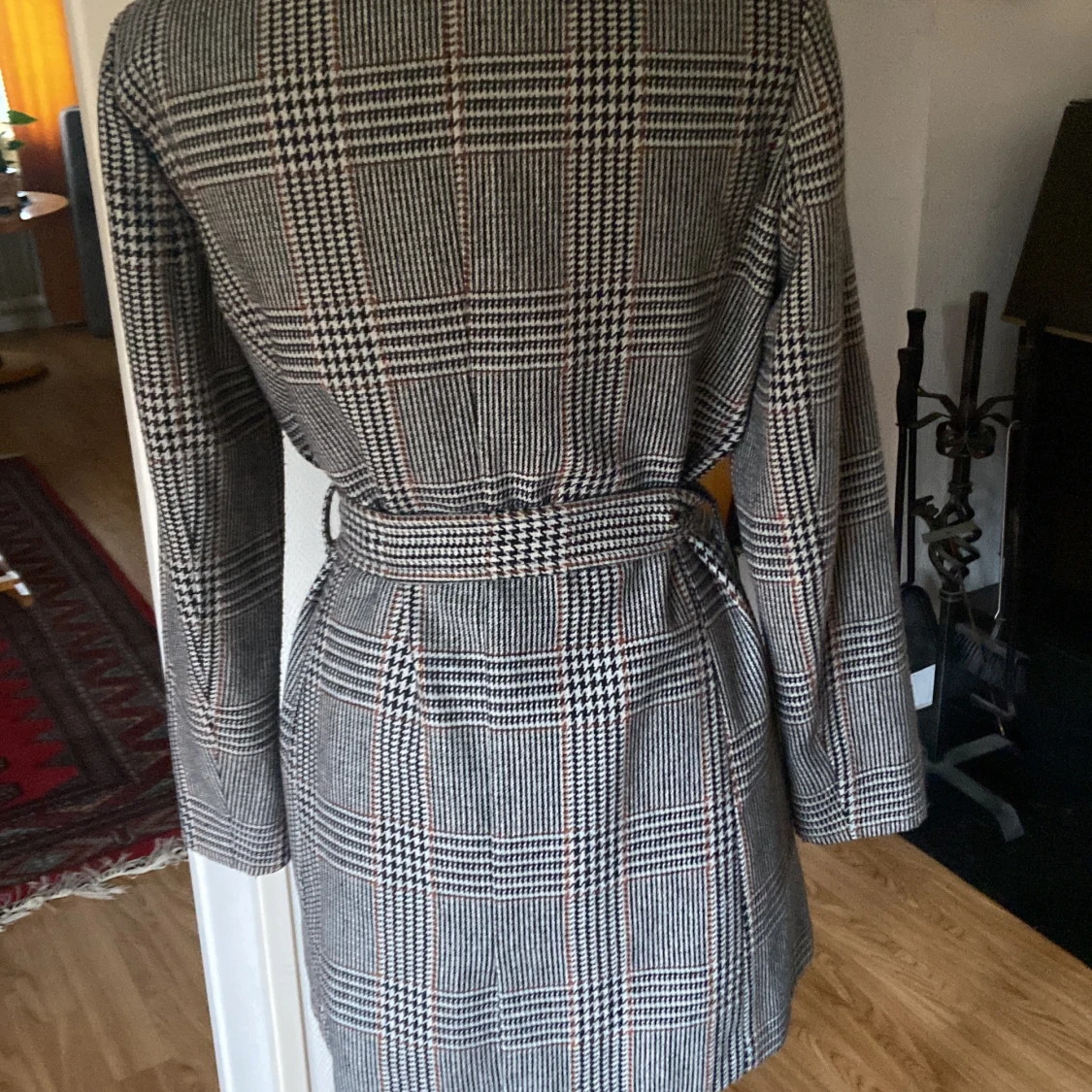 Rutig kappa med skärp M  - 90