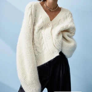 Stickad kofta - Super skön kabelstickad kofta i Alpacka ull från hm 💞