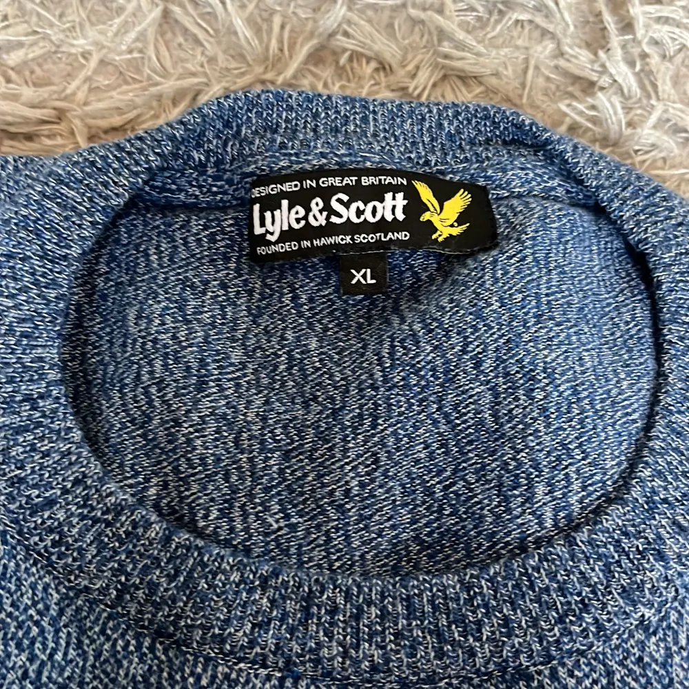 En jättefin Lyle&scott tröja i ett jättefint skick . Tröjor & Koftor.
