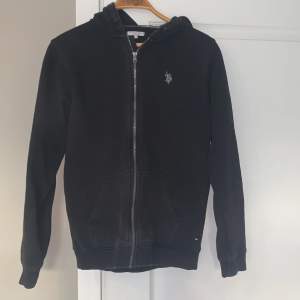 U.S. polo Ralph Lauren zip-hoddie i storlek s  Nypris 800 säljs för 140