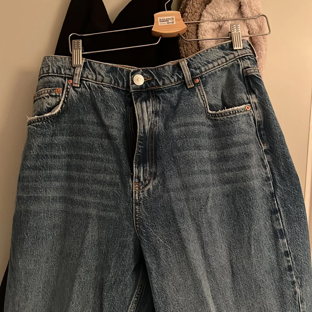 Perfekt jeans storlek 44, jättesnygga nästan oanvända jeans . Jeans & Byxor.