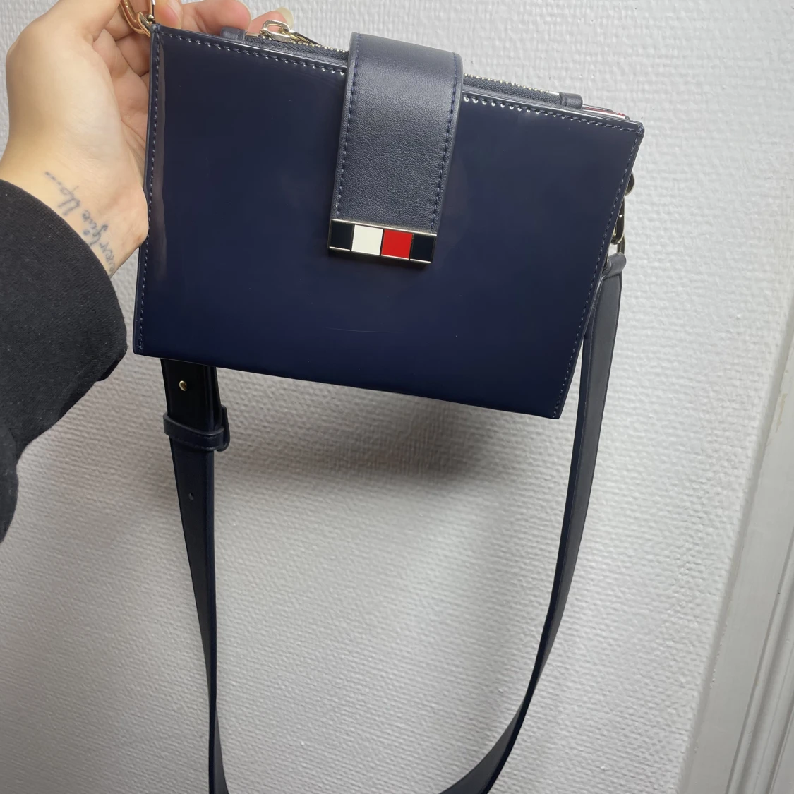 Tommy hilfiger väska