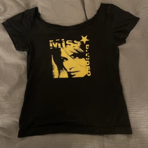 T-shirt med tryck - Cool t-shirt med tryck🌟