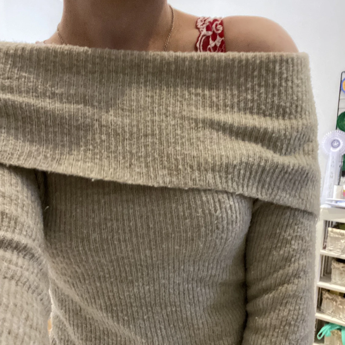 Off shoulder tröja - 91