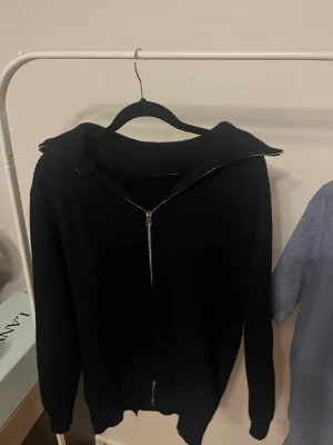 Zara hel zip - Zara hel zip tröja i bra skicka!