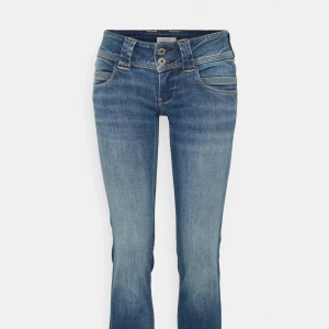 Pepe jeans  - Pepe jeans från ltb. Jätte fint skick men säljer för att de är fort korta för mig. 