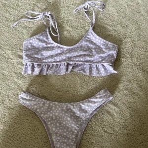 Ny bikini  - Ny bikini fårn shein. Ljuslila