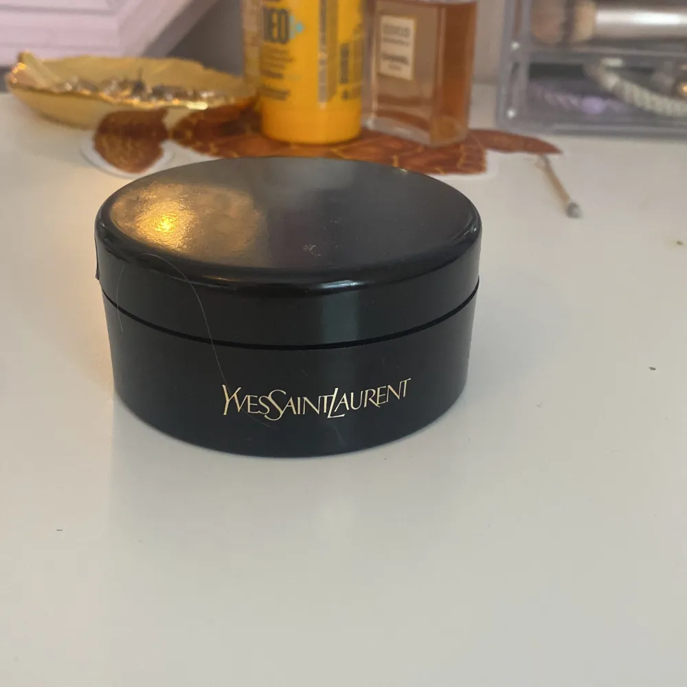 Ysl cleansing balm ca 30% använd, köpt för 495kr. Accessoarer.