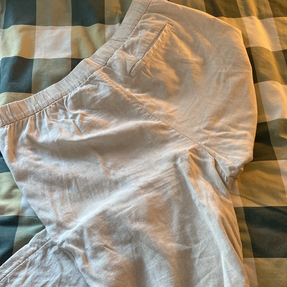 Beige linnebyxa - 90