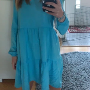 Klänning  - Min favorit klänning i den finaste färgen, bara använd en gång på midsommar🥰