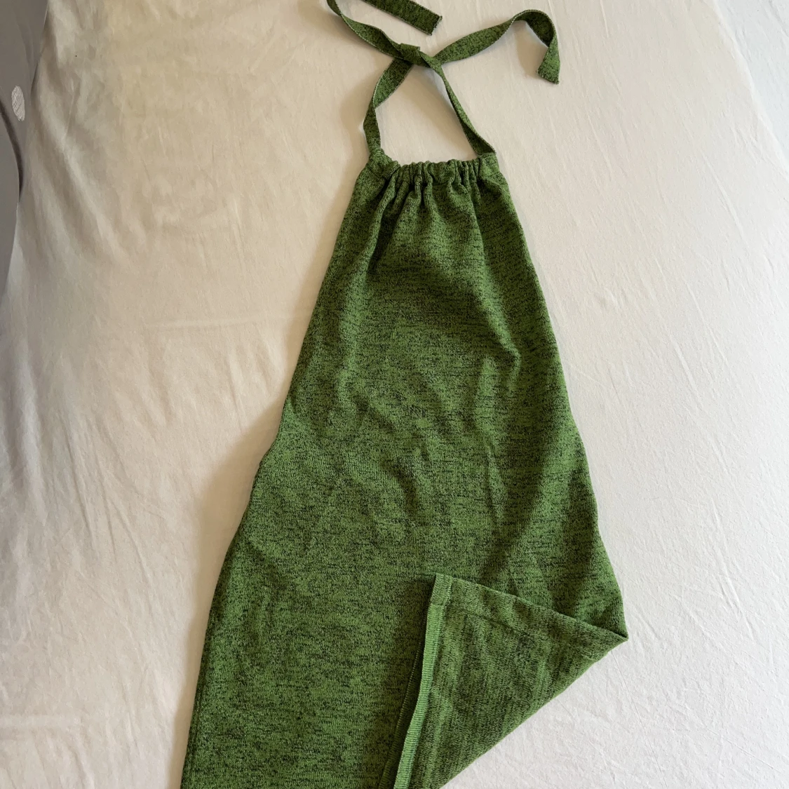 Halterneck miniklänning med djup rygg - 90