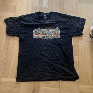 Las vegas tröja - Tvär fet tröja köpt för runt 10 månader sedan. Cond 7,5/10 Säljer ba för jag behöver cash 😞