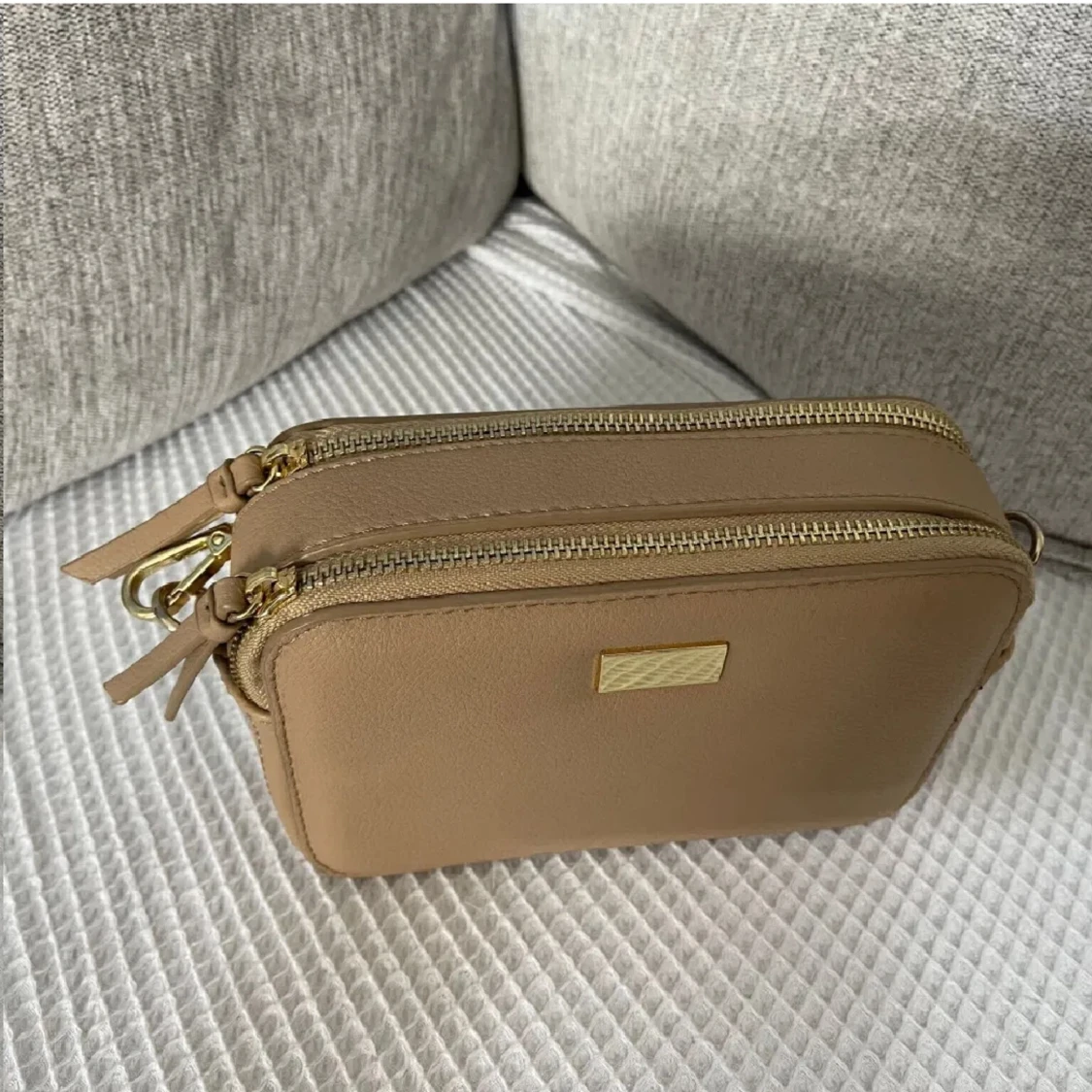 Beige axelremväska - 90