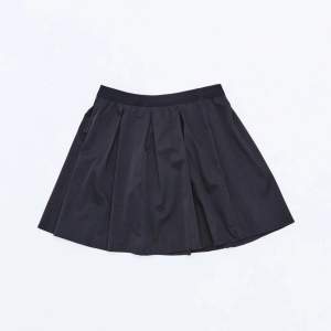 En svart kjol från fila, aldrig använd, org pris : 800 kr