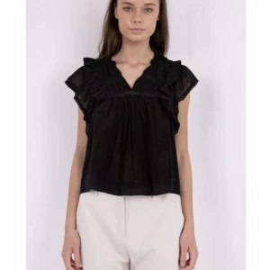 Neo noir - Säljer. Köpte för 600 Säljer för 400  Storlek 32 Självklart skickar jag egna bilder 