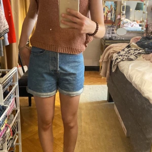 Jeansshorts - Jätte fina jeans shorts från stradivarius, inga täcken på användning💗