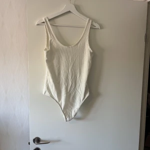 Body - Vit body. Använd 1 gång. 