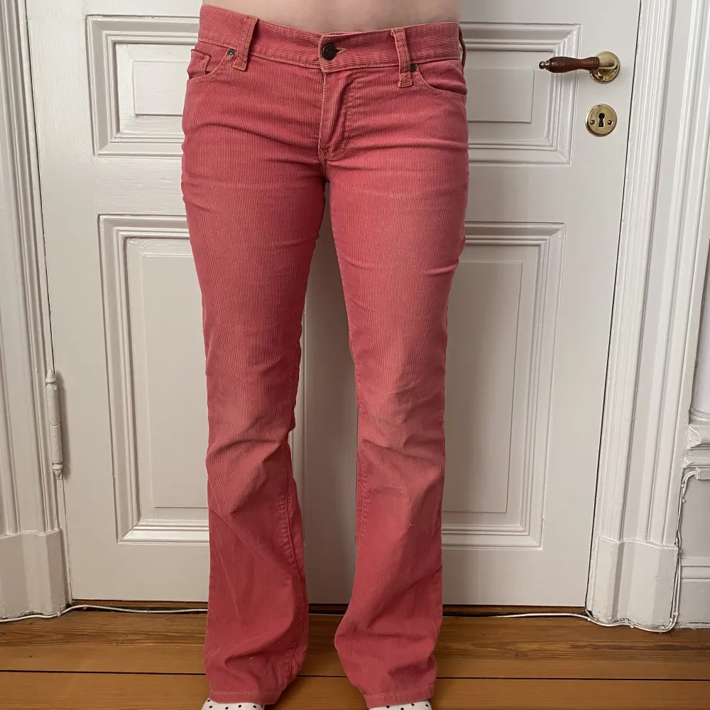 Supersnygga lågmidjade rosa jeans i manchester! Kom privat för mer frågor🥰. Jeans & Byxor.