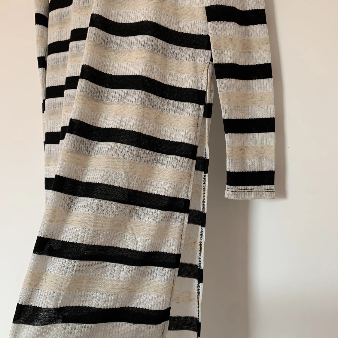 ZARA TOPP MED SLITS OCH GLITTER - 90