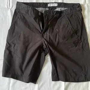 Svarta chino shorts knappt använda från lager 157