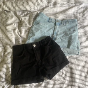 Jeans shorts  - Säljer 2 st jeans shorts, kommer inte till användning. Säljer för 50/st