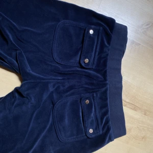 Juicy couture  - Vintage Juicy byxor! Dessa juicy byxor säljs inte längre!🙌