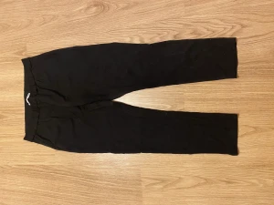 Kostymbyxor  - Svarta kostymbyxor från lager 157 i storlek S/M. 